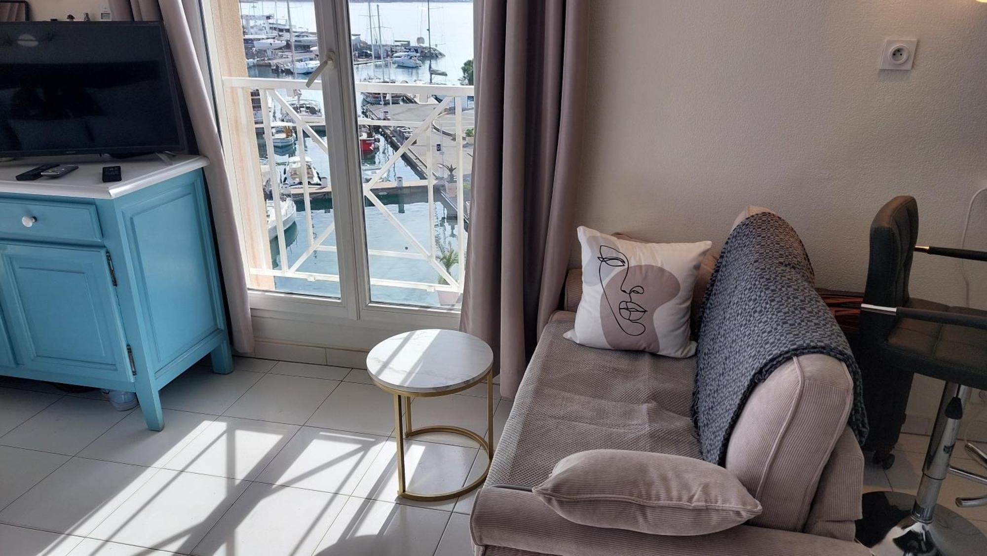 Boutique Apartment Hirondelle Port Frejus Exterior photo